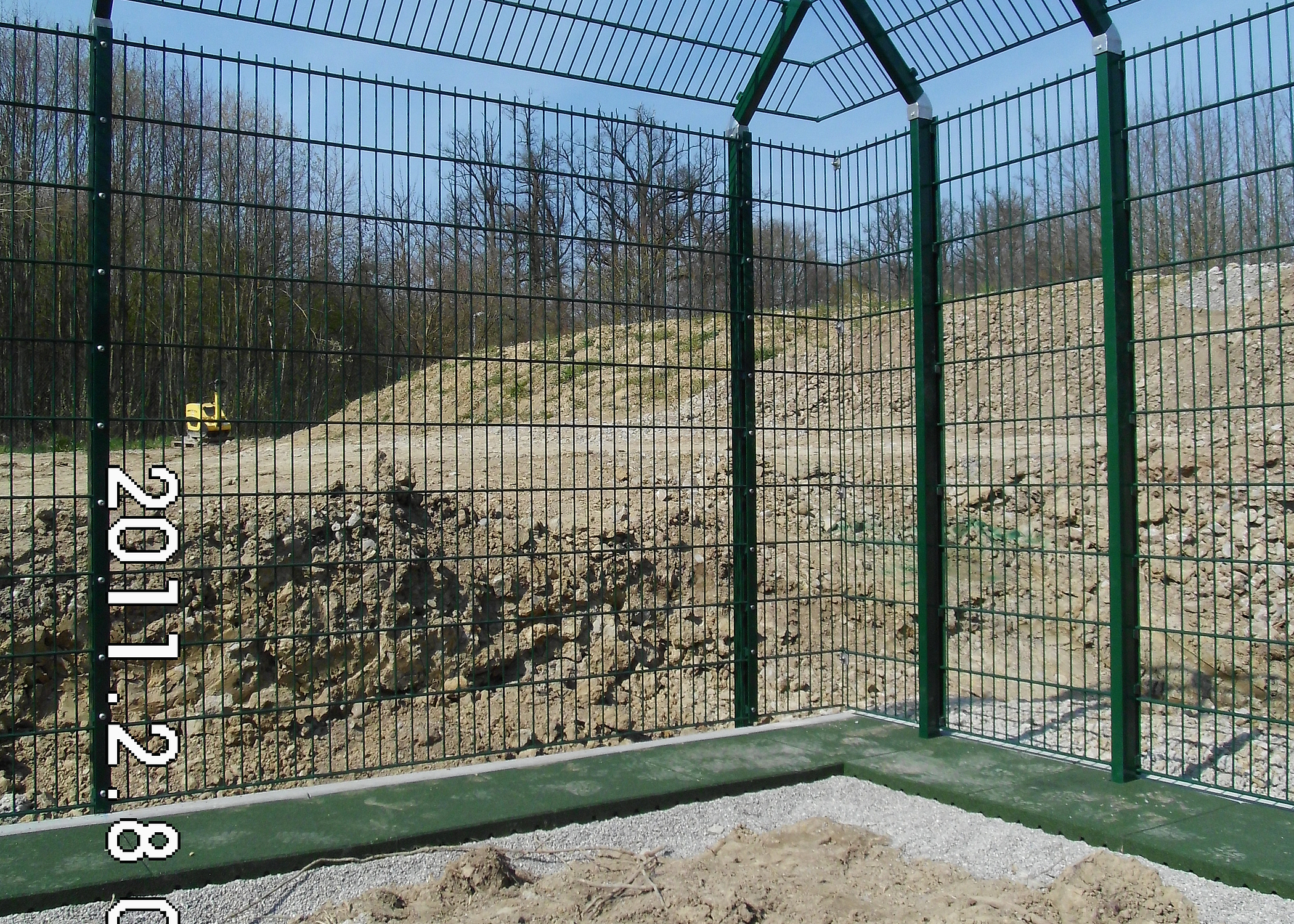 Gitterzaun abgewinkelt